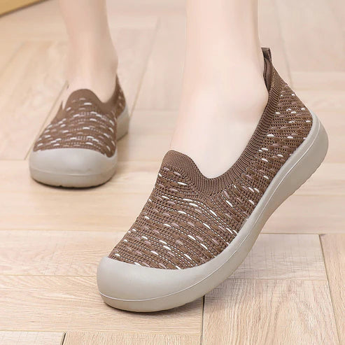 Zapatos de malla con cordones y múltiples rayas