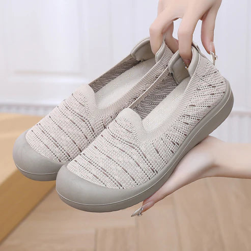 Zapatos de malla con cordones y múltiples rayas