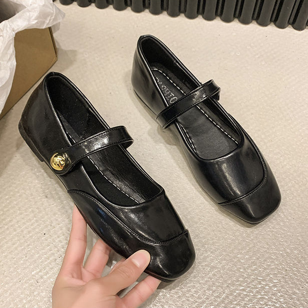 Zapatos elegantes de piel para mujer