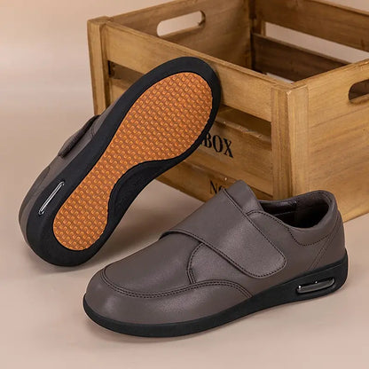 Calzado especial para la hinchazón de pies diabéticos