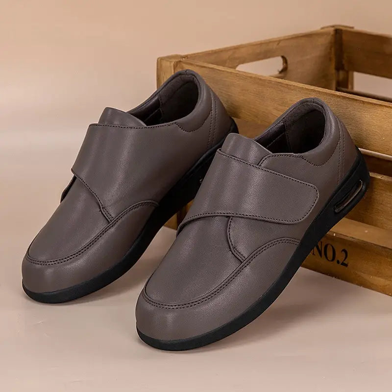 Calzado especial para la hinchazón de pies diabéticos