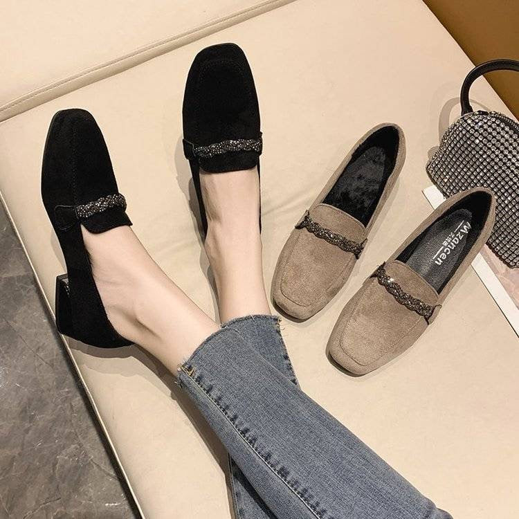 Zapatos de ante con diamantes
