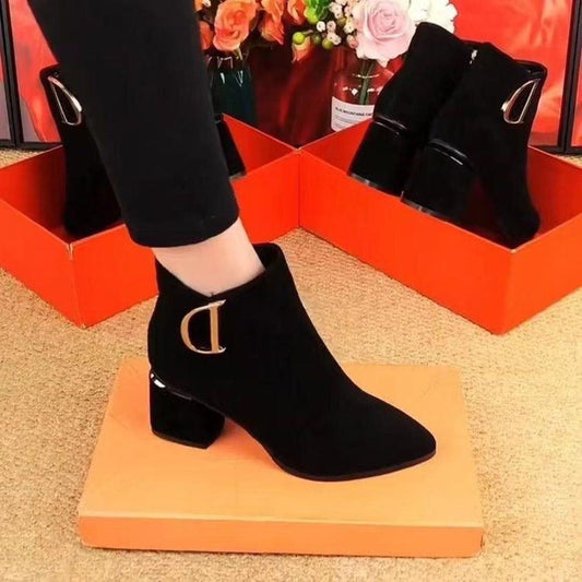 Botas de tacón grueso con cremallera lateral