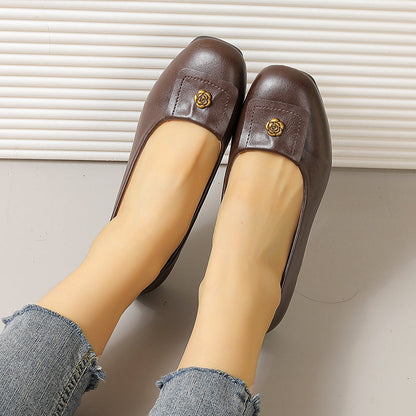 Zapatos de piel con suela blanda y diseño floral