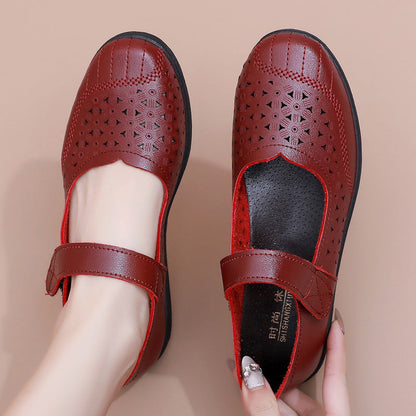 Zapatos planos de piel suave, huecos y transpirables