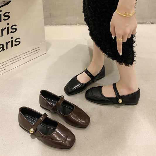 Zapatos elegantes de piel para mujer