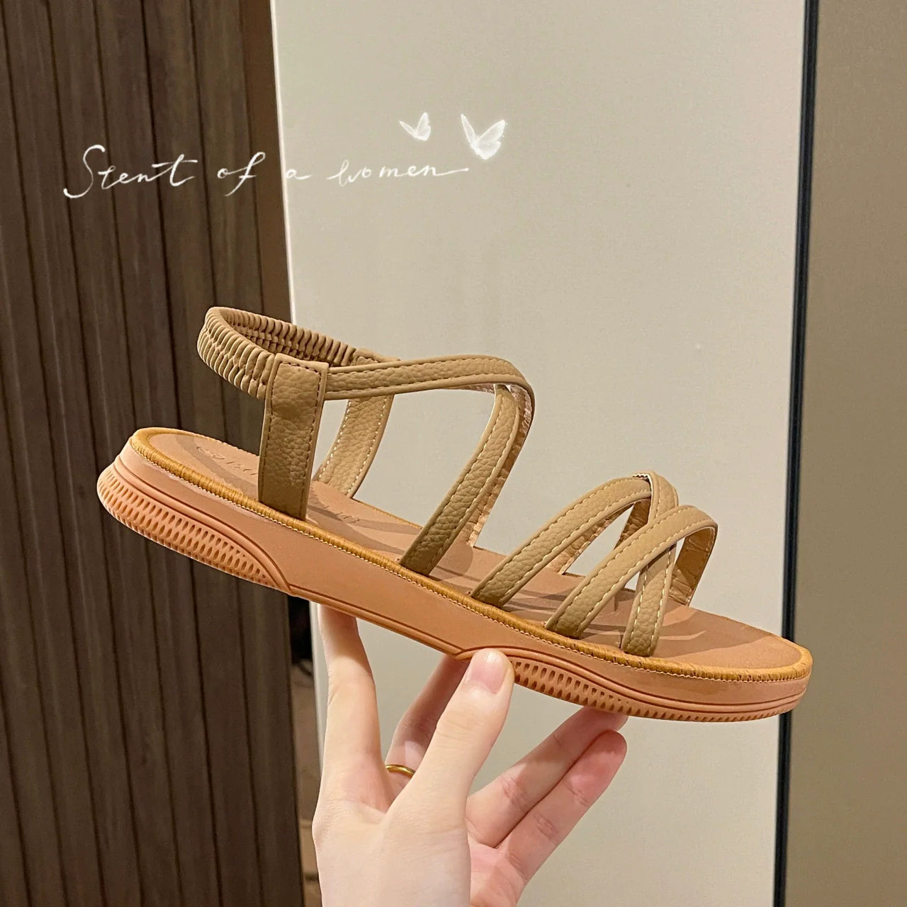 Nuevas sandalias romanas de tiras