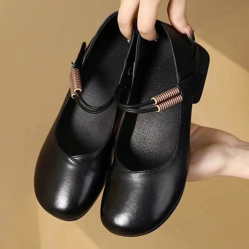 Cómodos zapatos de cuero con velcro y suela blanda